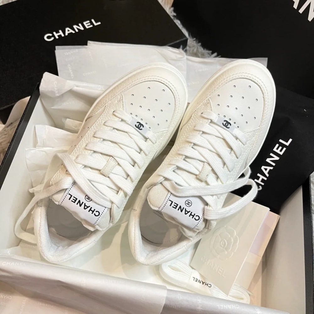 Alternative view of CHANEL RUNNER TRAINER SNEAKERS WHITE G35934