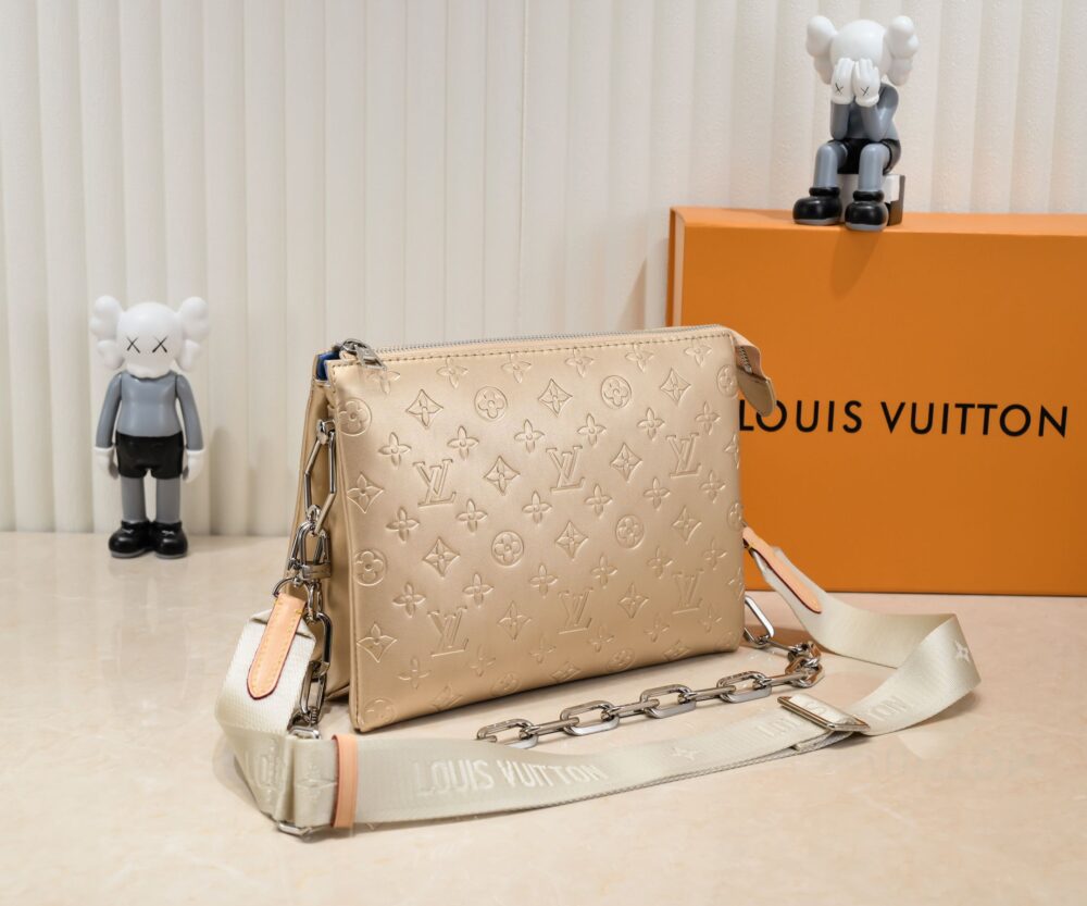 LOUIS VUITTON BOLSO COUSSIN PM GOLDEN 26CM M59278 - Image 4