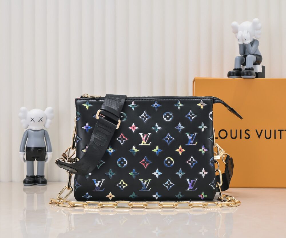 LOUIS VUITTON BOLSO COUSSIN PM BLACK 26CM M21353 - Image 4