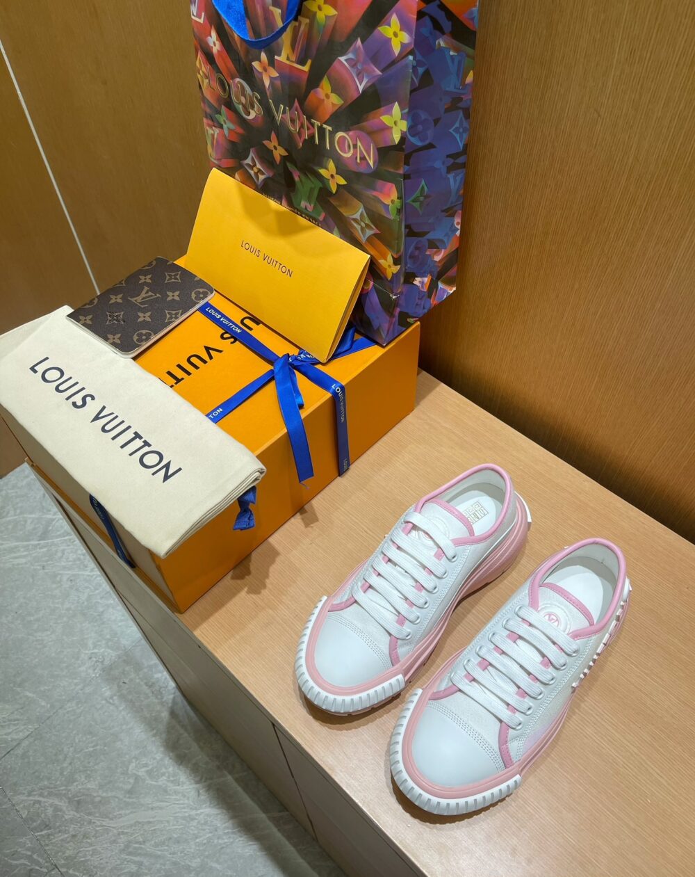 LOUIS VUITTON SQUAD SNEAKER ROSE CLAIR PINK 1AACW0 - Image 8