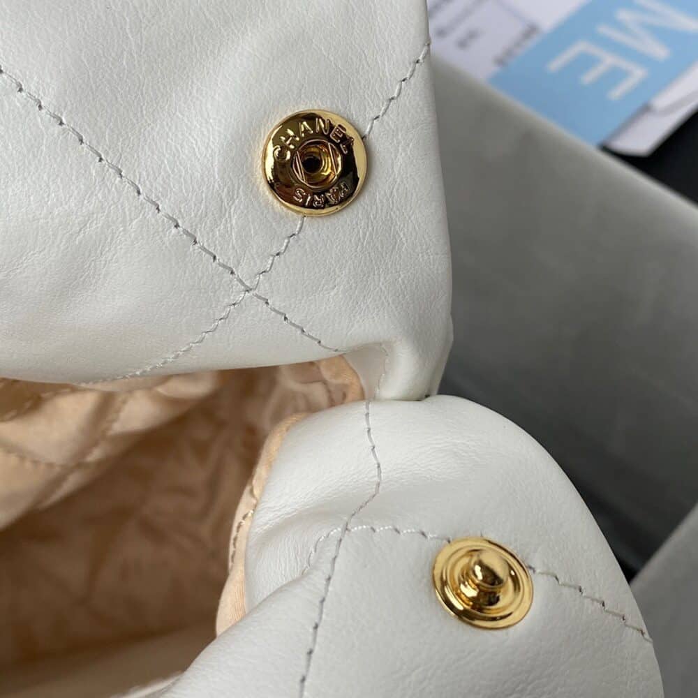 CHANEL 22 SMALL HANDBAG WHITE 37CM AS3260 B09859 10601 - Image 4