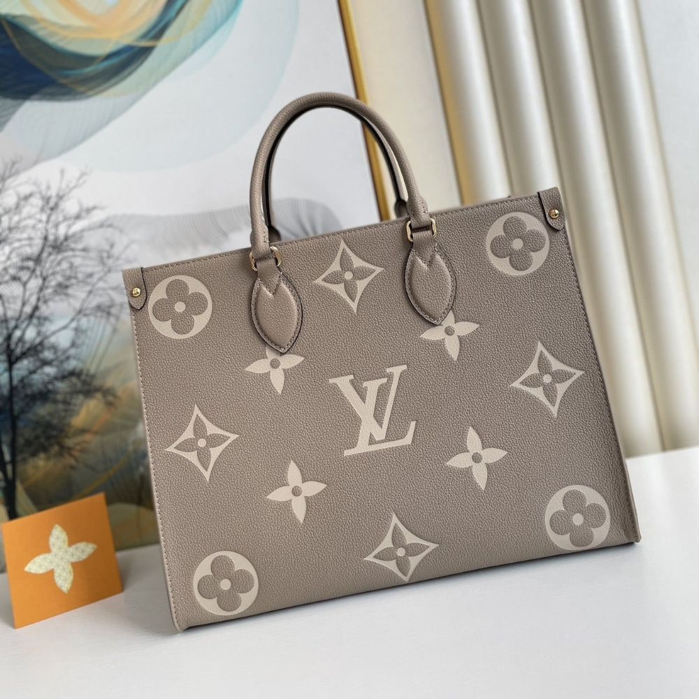 Alternative view of LOUIS VUITTON ONTHEGO MM DOVE CREAM 35CM M45494