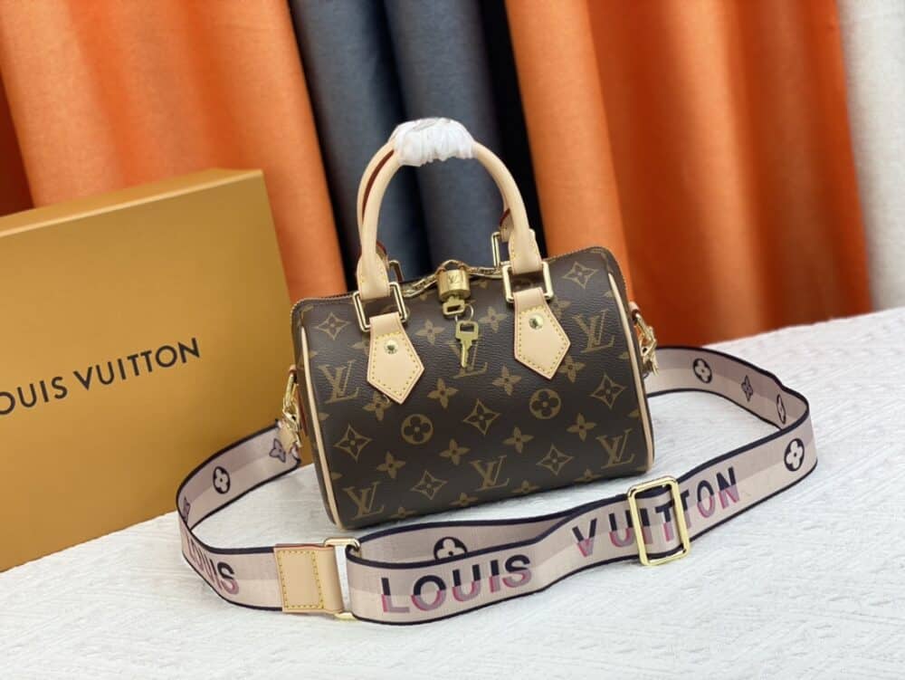 LOUIS VUITTON SPEEDY BANDOULIÈRE 20 FUCHSIA M45948 - Image 9