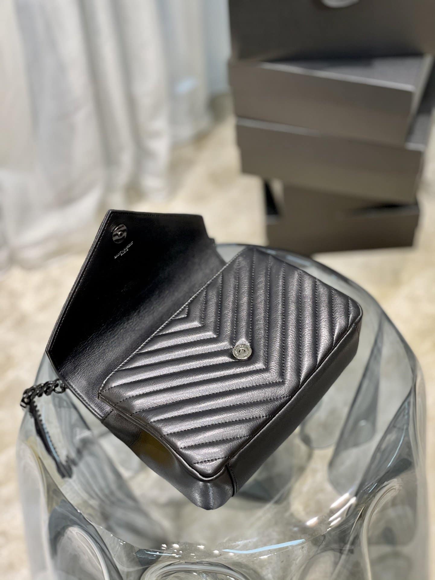 SAINT LAURENT COLLEGE MEDIUM CHAIN BAG IN QUILTED LEATHER BLACK NOIR 24CM 600279BRM081000 - Image 9