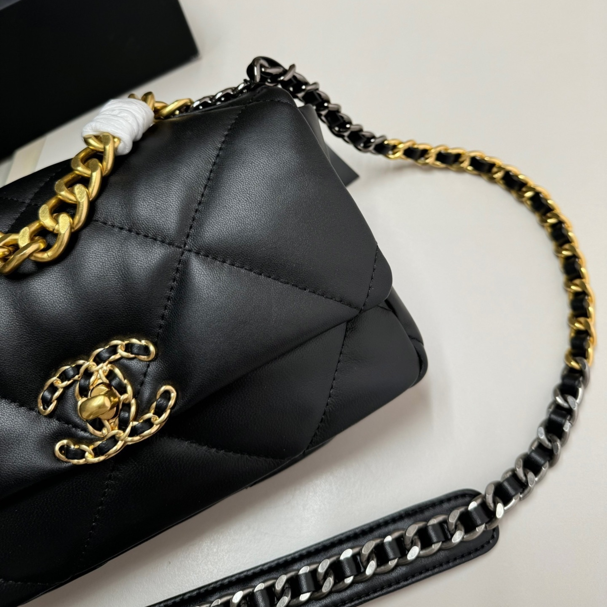 Chanel 19 Handbag Shiny Gold And Silver Tone Black 26Cm AS1160 B04852 94305 - Image 4