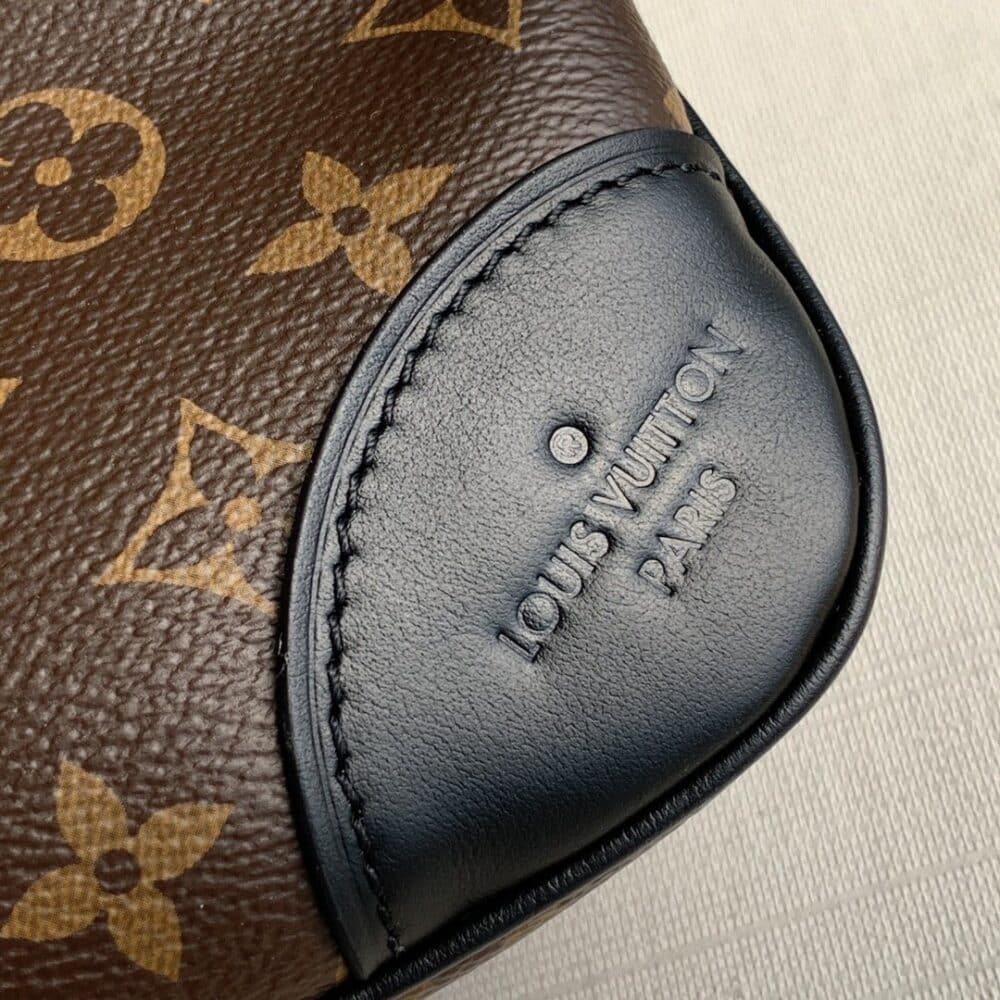 LOUIS VUITTON BOULOGNE BLACK 29CM M45831 - Image 6