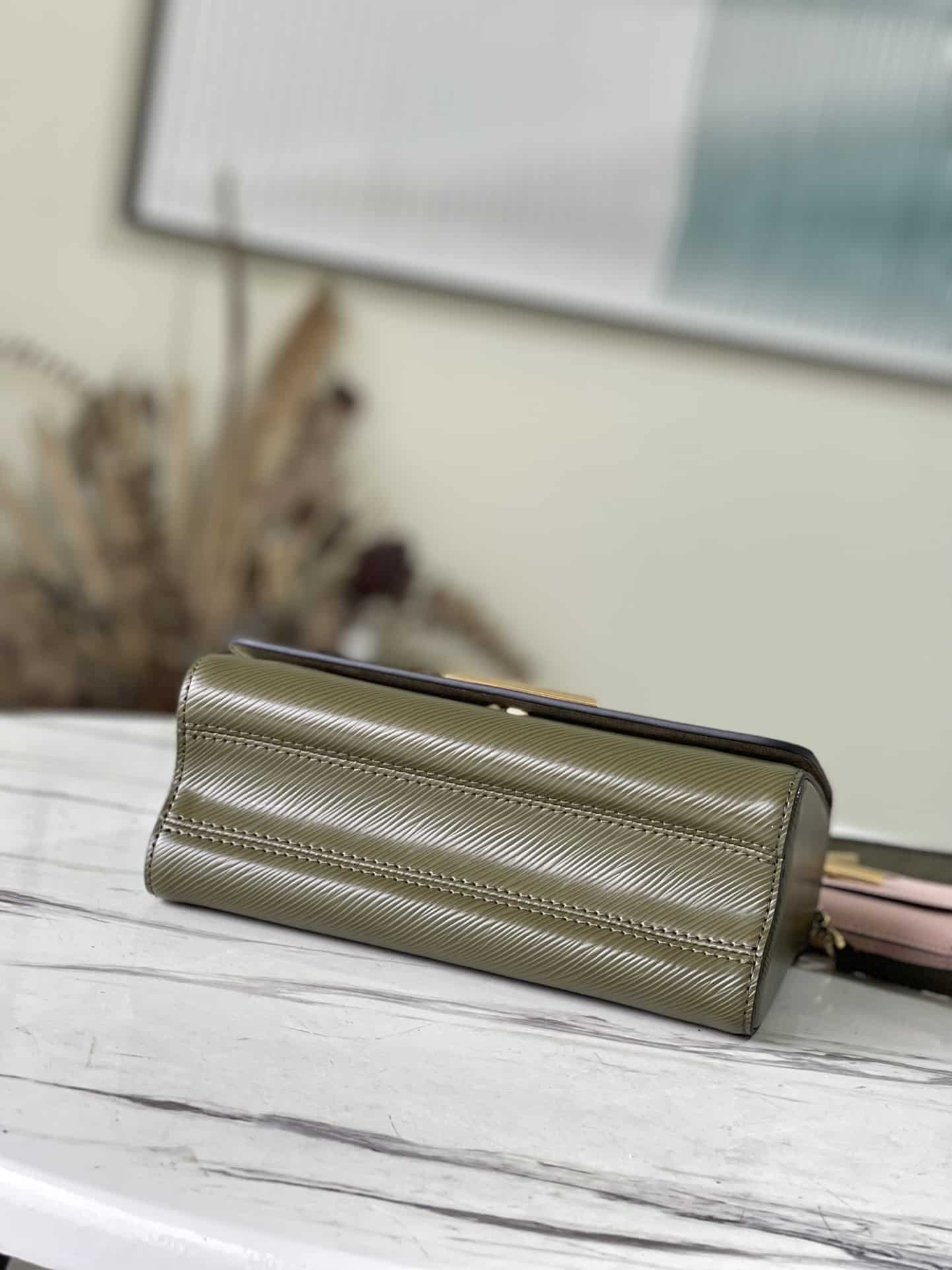 LOUIS VUITTON TWIST MM 23CM KHAKI M59884 - Image 7