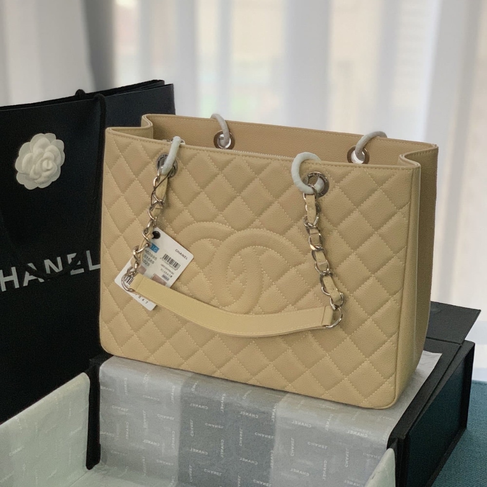Alternative view of CHANEL BOLSA GRAND TOTE BEIGE 33CM