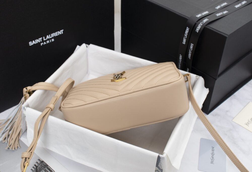 SAINT LAURENT LOU CAMERA BAG IN QUILTED LEATHER BEIGE GOLD 23CM 612544DV7072721 - Image 7