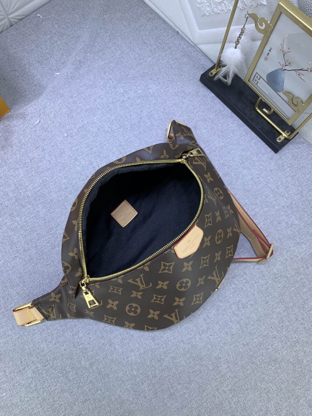 LOUIS VUITTON MONOGRAM BUMBAG BROWN 37CM M43644 - Image 5