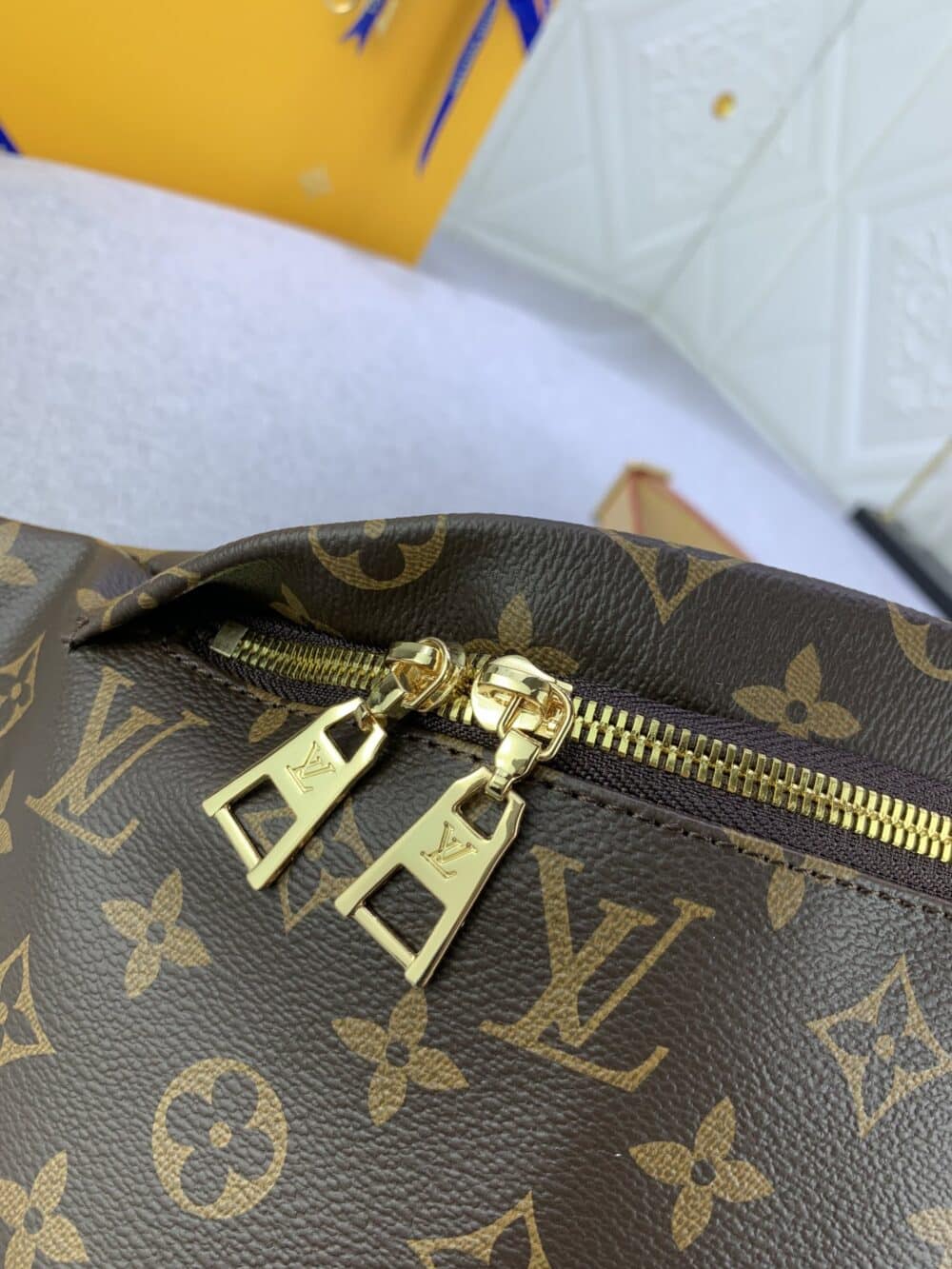 LOUIS VUITTON MONOGRAM BUMBAG BROWN 37CM M43644 - Image 8