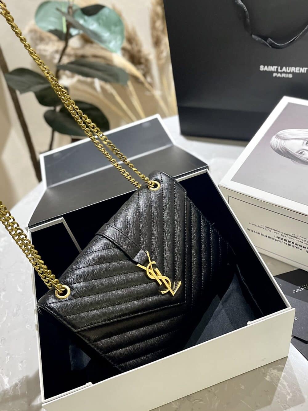 SAINT LAURENT CASSANDRE MATELASSÉ ENVELOPE CHAIN WALLET IN GRAIN DE POUDRE EMBOSSED LEATHER 695108BOW011000 - Image 6