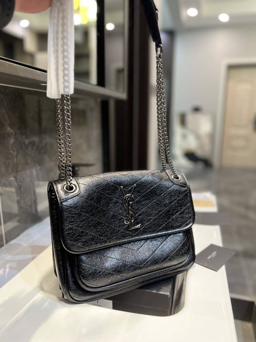 Alternative view of SAINT LAURENT NIKI MEDIUM IN VINTAGE LEATHER BLACK WITH SILVER HARDWARE 28CM