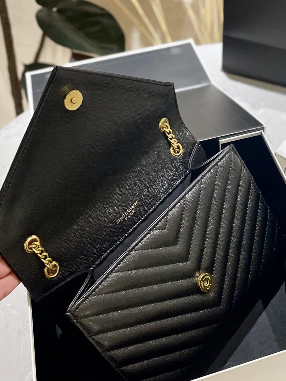 SAINT LAURENT CASSANDRE MATELASSÉ ENVELOPE CHAIN WALLET IN GRAIN DE POUDRE EMBOSSED LEATHER 695108BOW011000 - Image 9