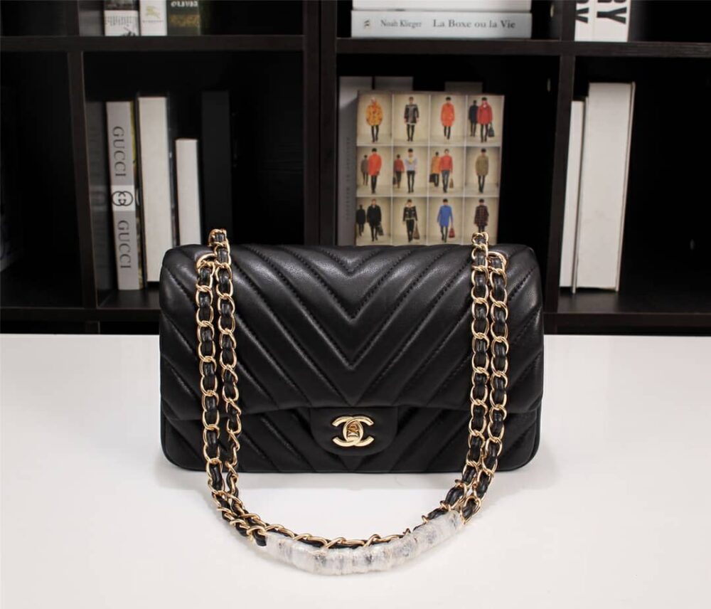 CHANEL BLACK CHEVRON MEDIUM FLAP BAG 25CM - Image 8
