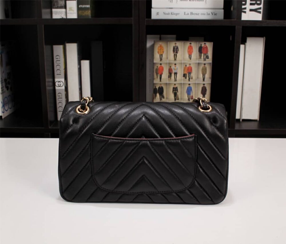 CHANEL BLACK CHEVRON MEDIUM FLAP BAG 25CM - Image 4