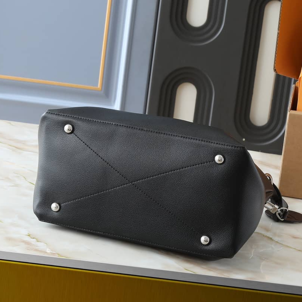 LOUIS VUITTON BEAUBOURG HOBO MM MAHINA BLACK 32CM M56073 - Image 5