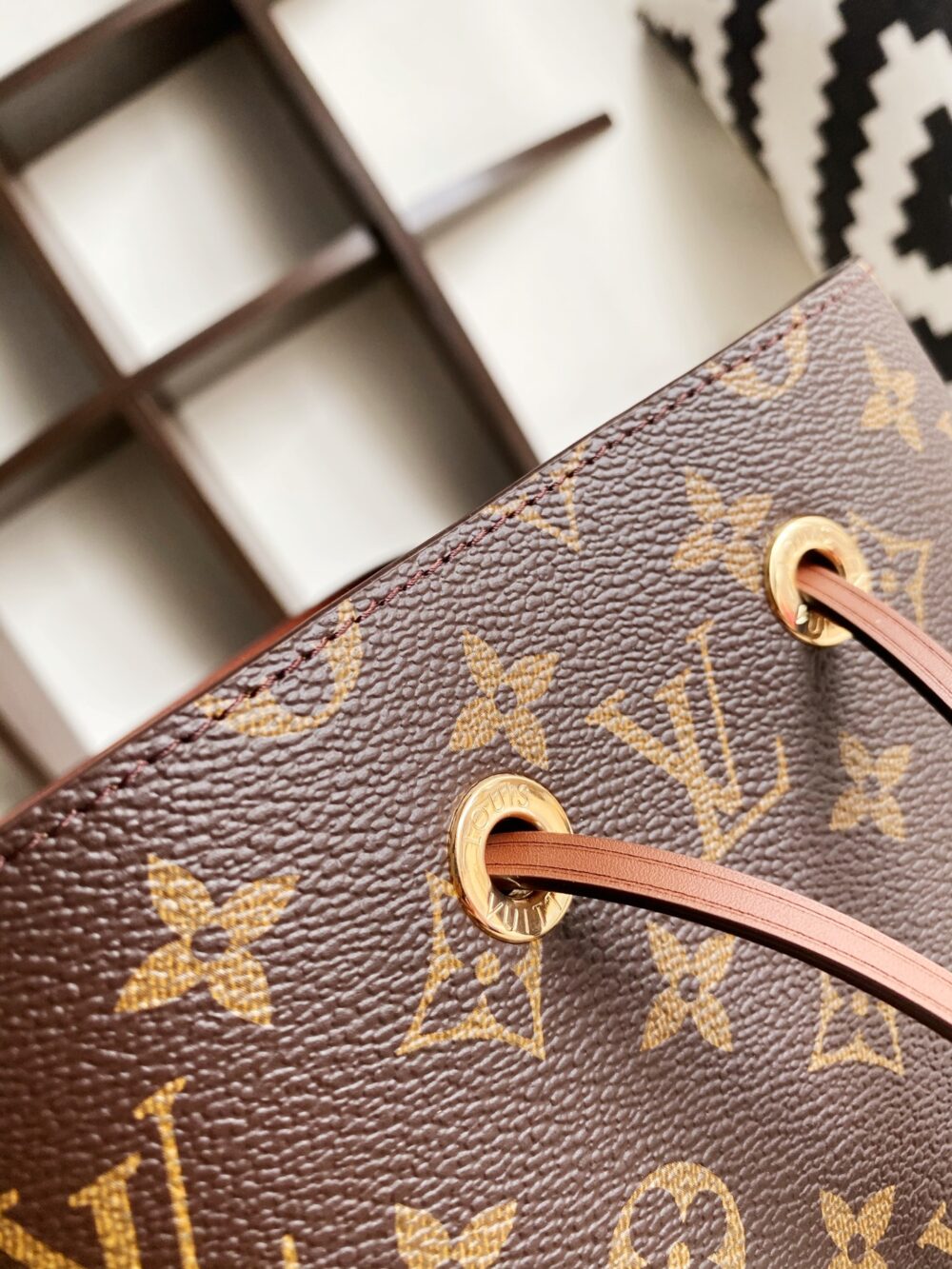 LOUIS VUITTON NÉONOÉ MM BROWN 26CM M44887 - Image 4