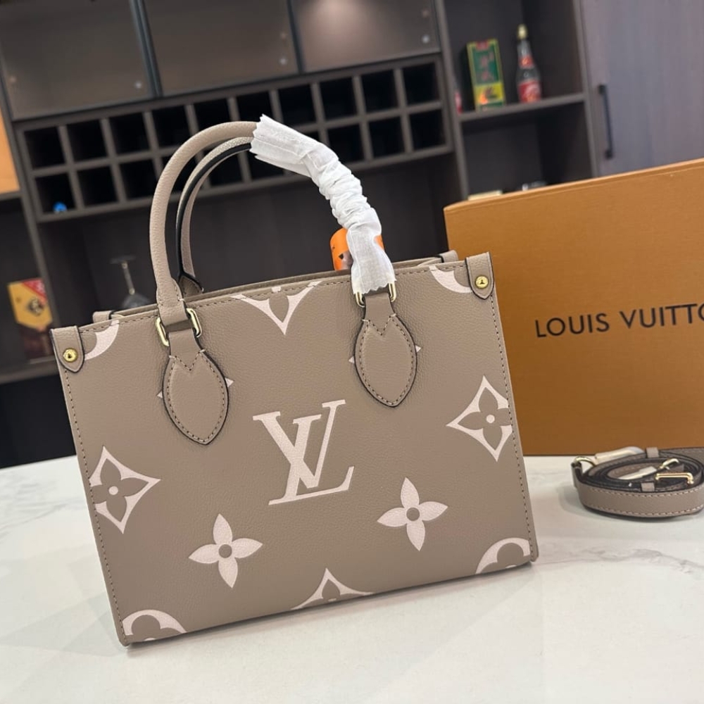 Louis Vuitton Onthego PM Bicolor Monogram Beige 25Cm M45779 - Image 4