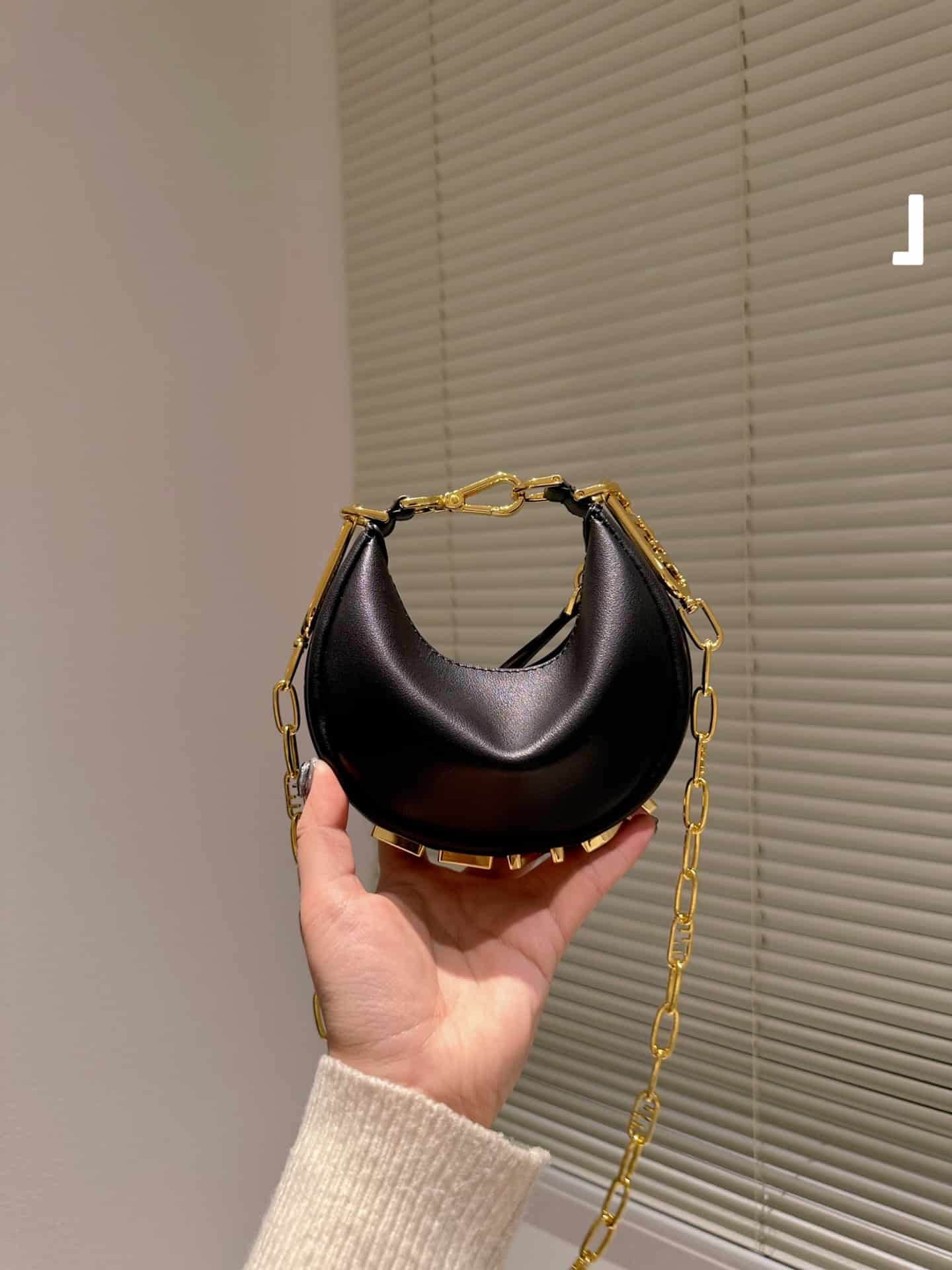 FENDI NANO FENDIGRAPHY BLACK LEATHER CHARM 19CM 7AS089A5DYF1HEJ - Image 4