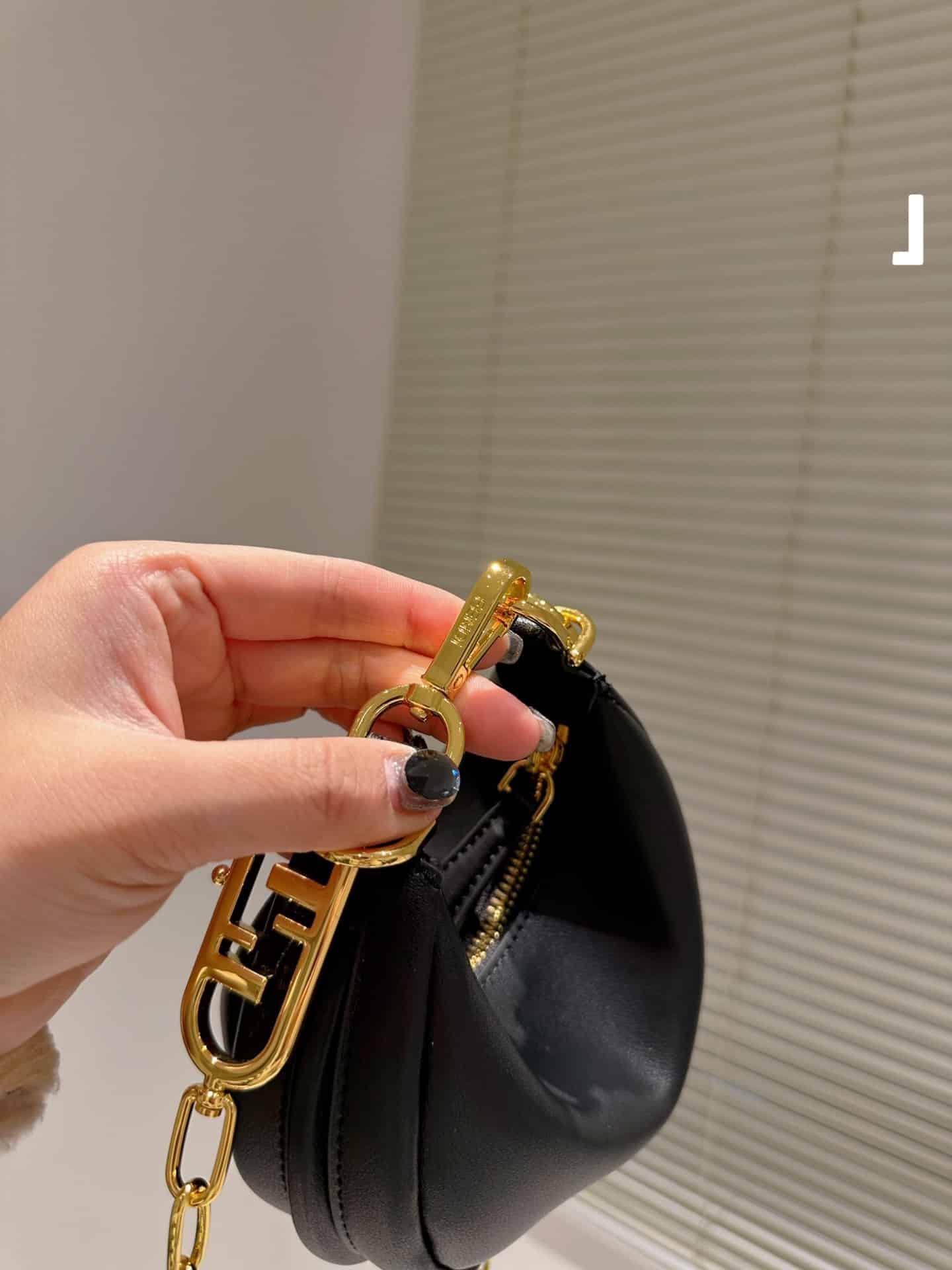 FENDI NANO FENDIGRAPHY BLACK LEATHER CHARM 19CM 7AS089A5DYF1HEJ - Image 3