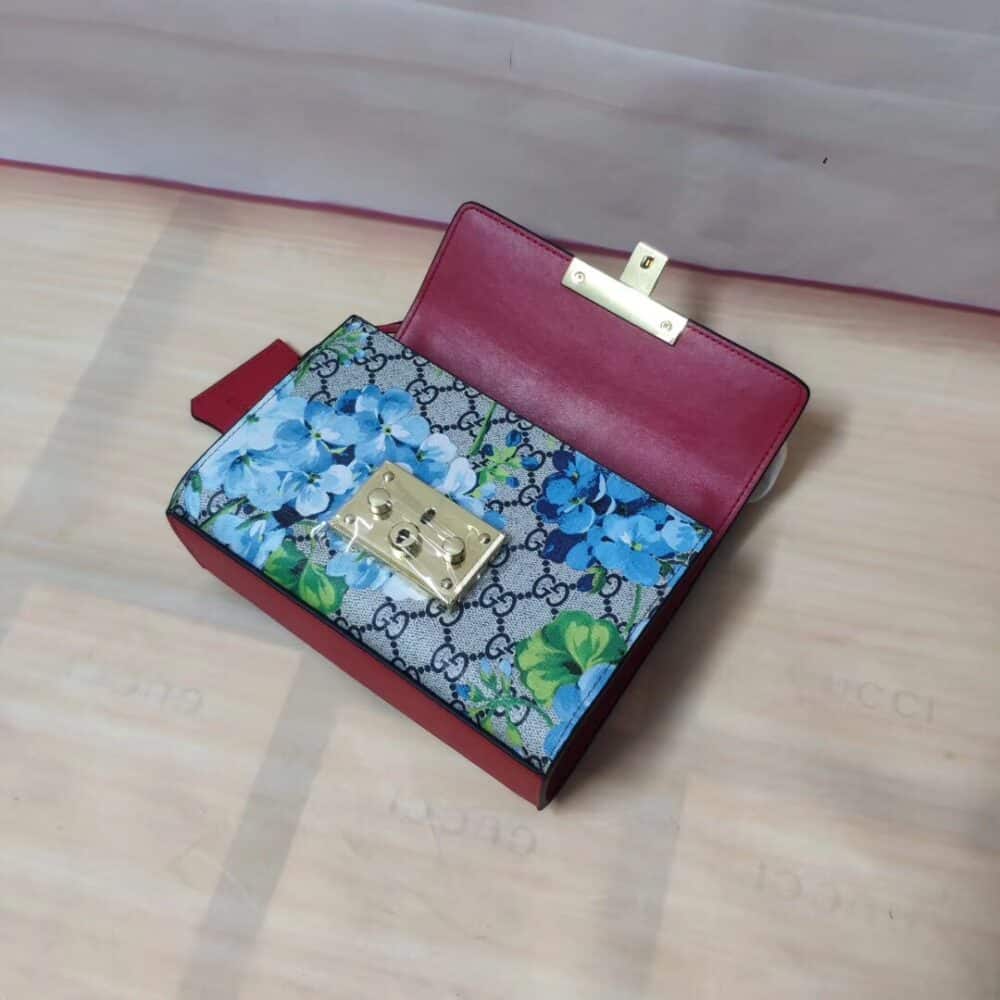 GUCCI GG SUPREME MONOGRAM BLOOMS PADLOCK SMALL SHOULDER BAG NAVY BLUE HIBISCUS 20CM - Image 4