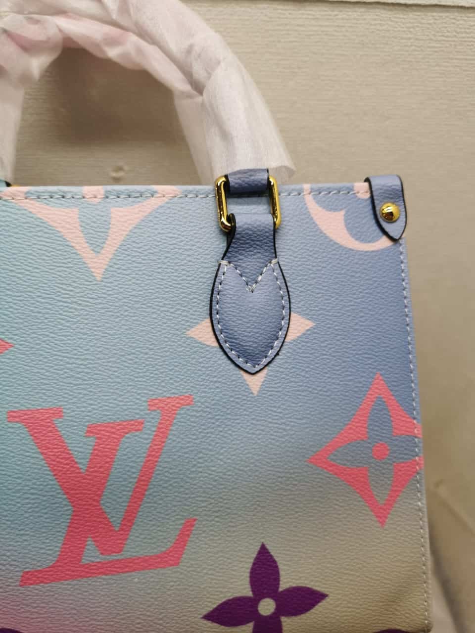 LOUIS VUITTON ONTHEGO PM SUNRISE PASTEL 25CM M59856 - Image 4