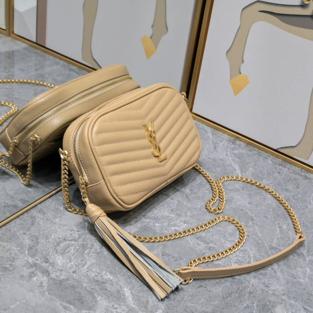 SAINT LAURENT LOU CAMERA BAG IN QUILTED LEATHER BEIGE 18CM - Image 3