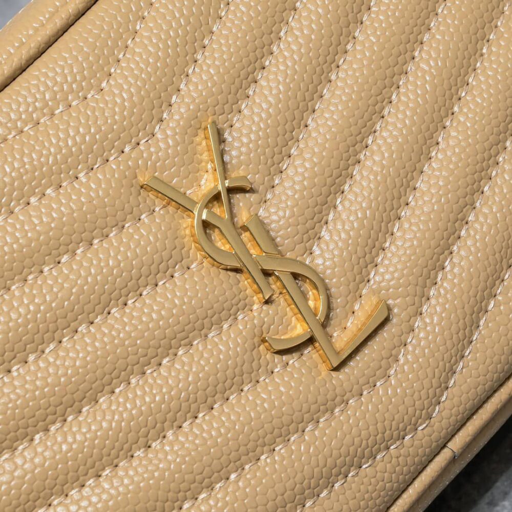 SAINT LAURENT LOU CAMERA BAG IN QUILTED LEATHER BEIGE 18CM - Image 7