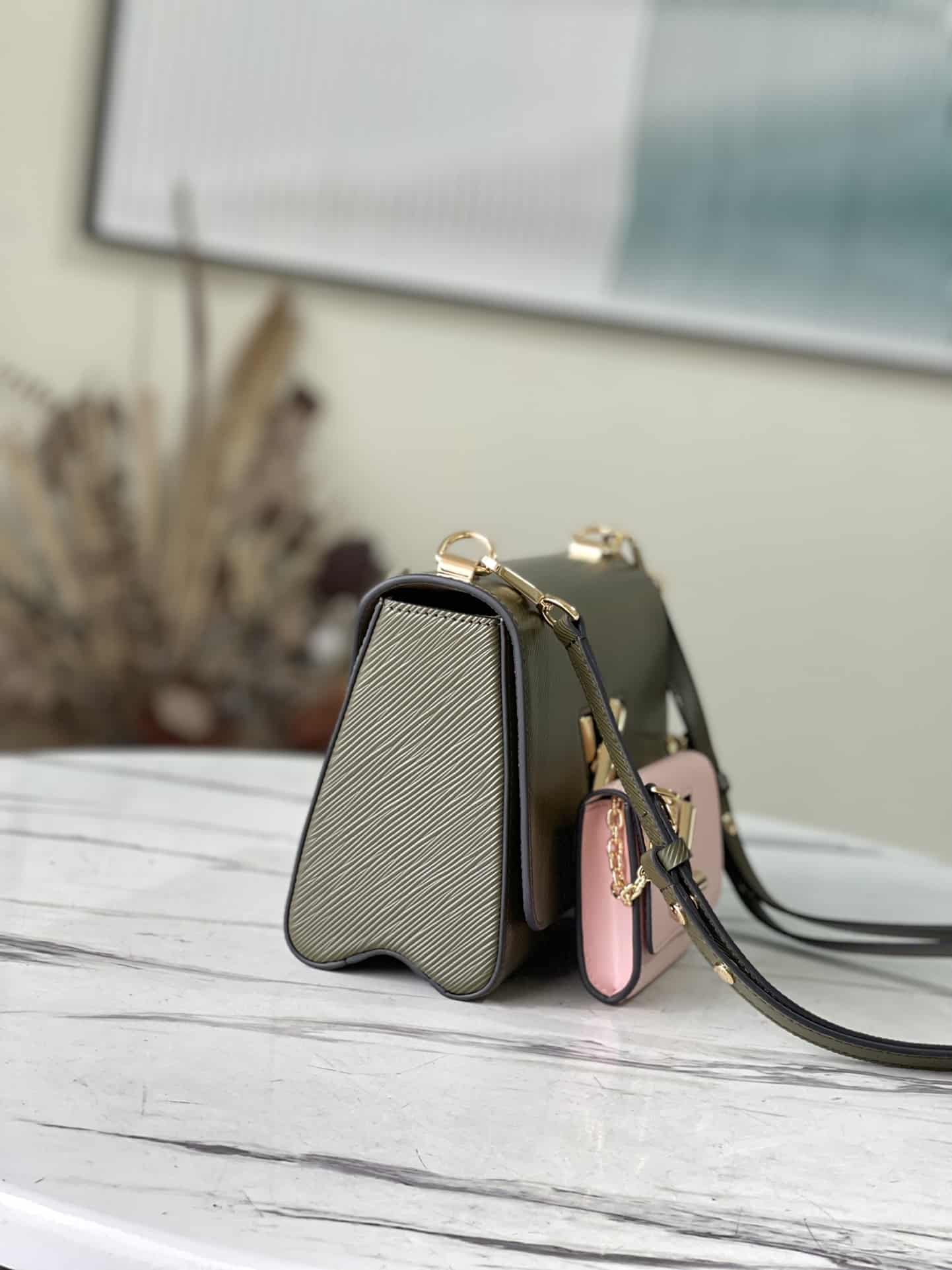 LOUIS VUITTON TWIST MM 23CM KHAKI M59884 - Image 3