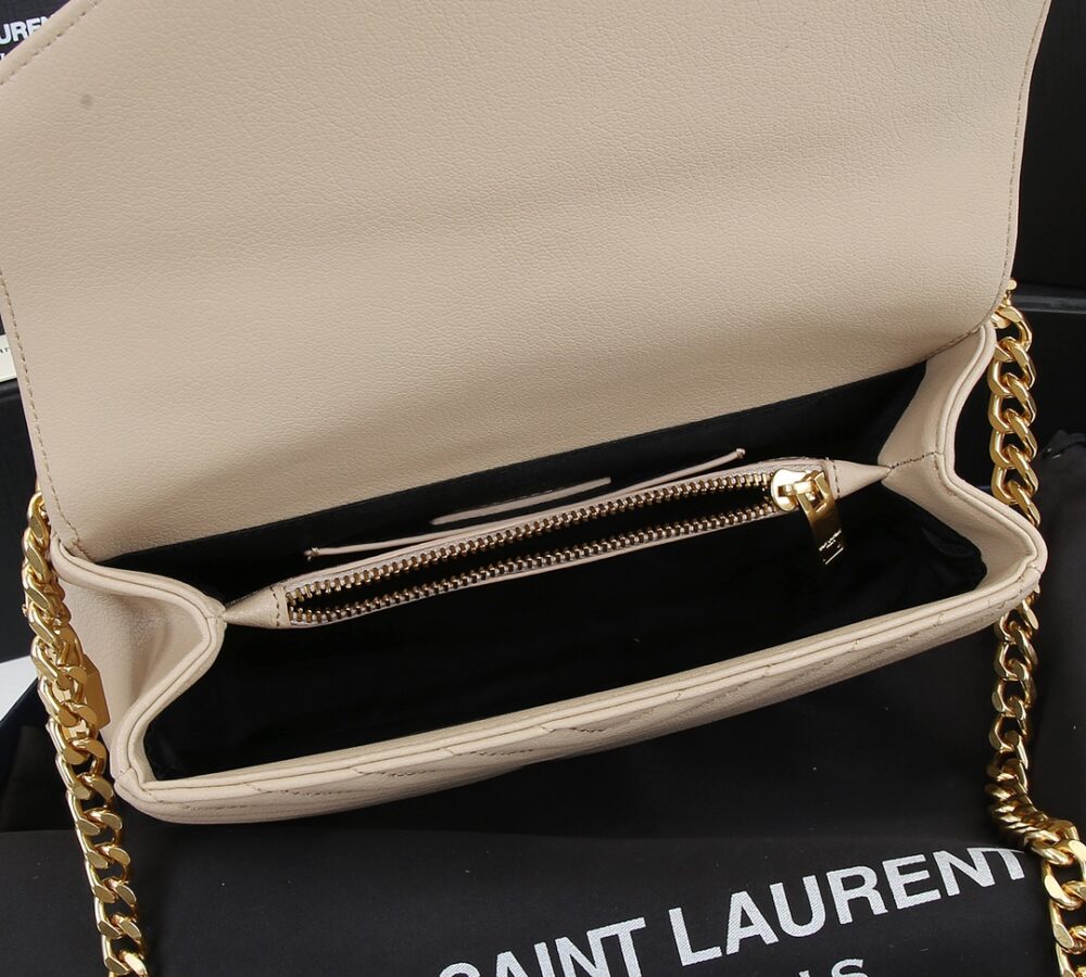 SAINT LAURENT COLLÈGE MEDIUM CHAIN BAG IN QUILTED LEATHER BEIGE 24CM 600279BRM072721 - Image 3