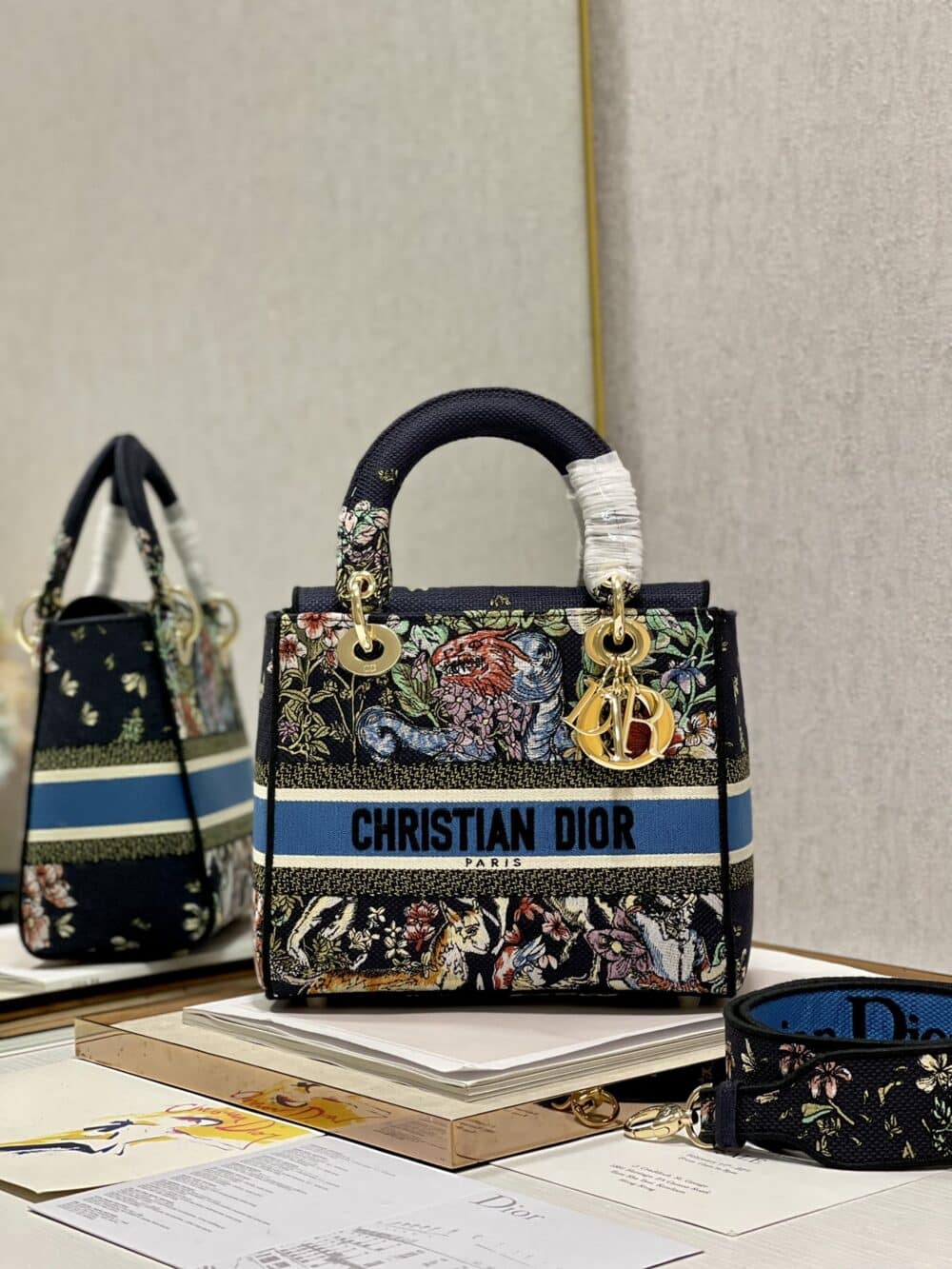 Alternative view of DIOR MEDIUM LADY D-LITE BLUE MULTICOLOR D-CONSTELLATION EMBROIDERY M0565ORUV_M928 24CM