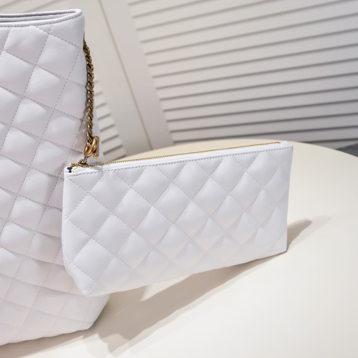 SAINT LAURENT ICARE MAXI SHOPPING BAG IN QUILTED 50CM WHITE - Image 6