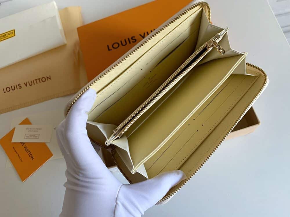 LOUIS VUITTON DAMIER AZUR WALLET N41660 - Image 3