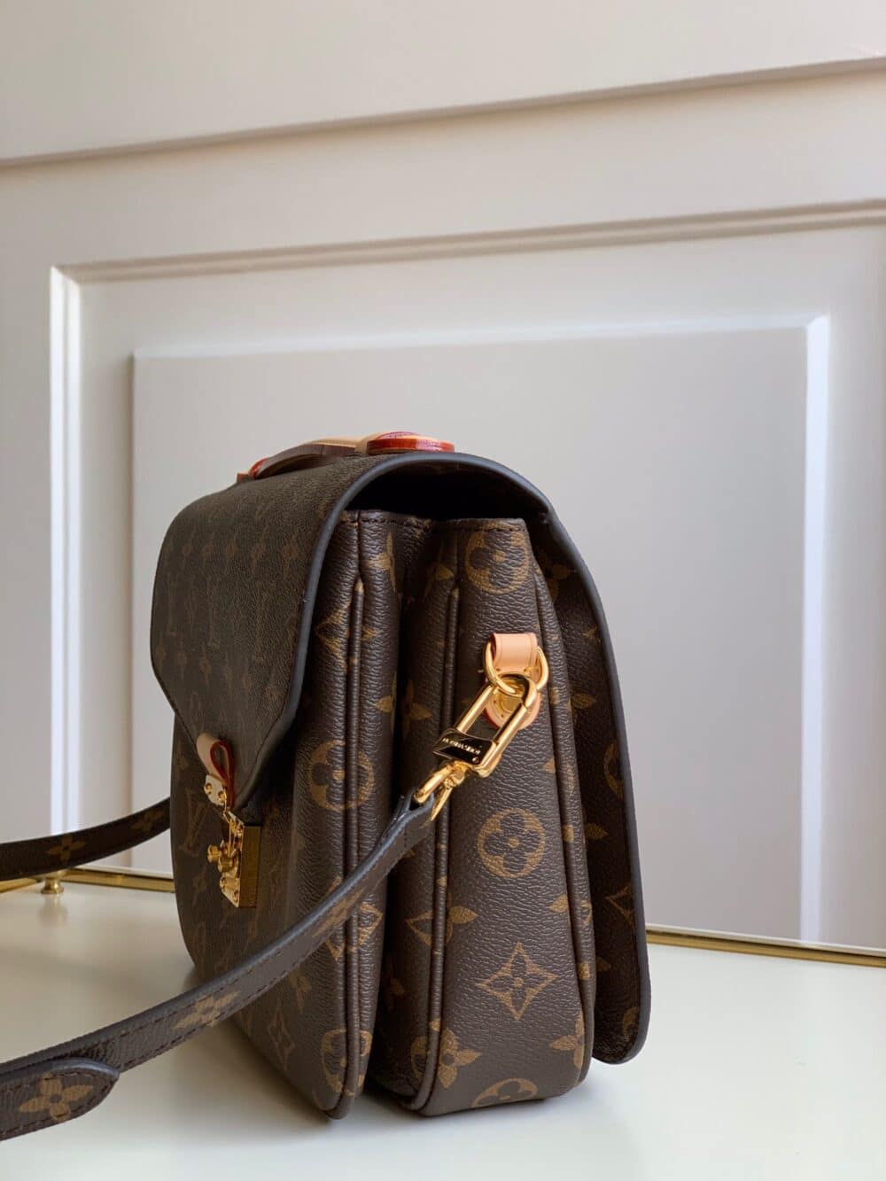 LOUIS VUITTON MONOGRAM CANVAS POCHETTE MÉTIS 25CM M44875 - Image 3