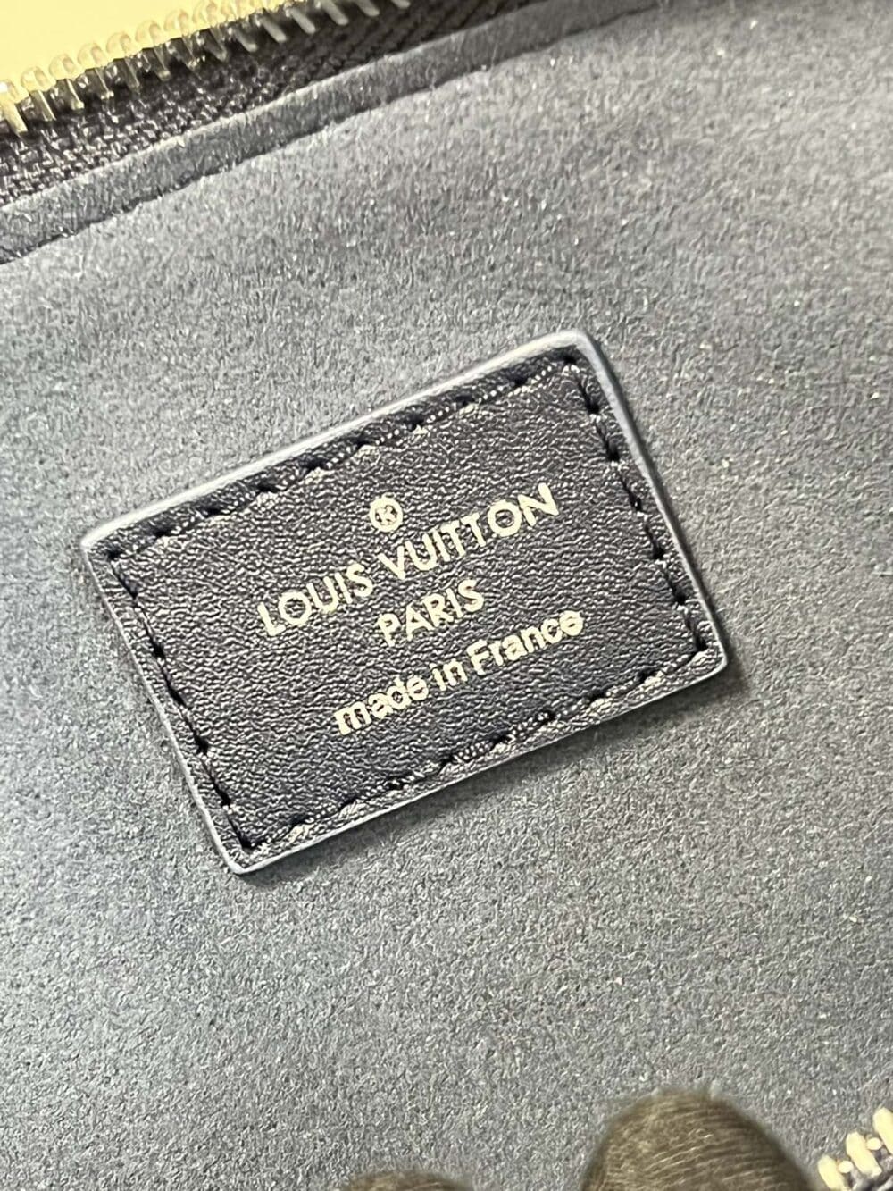 LOUIS VUITTON COUSSIN PM 26CM BLUE M20379 - Image 9