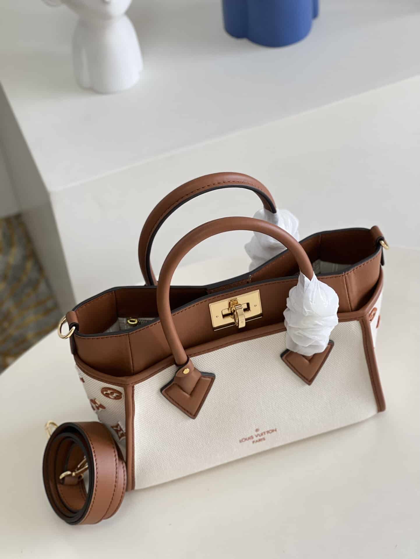 LOUIS VUITTON ON MY SIDE PM 25CM BROWN M59905 - Image 2