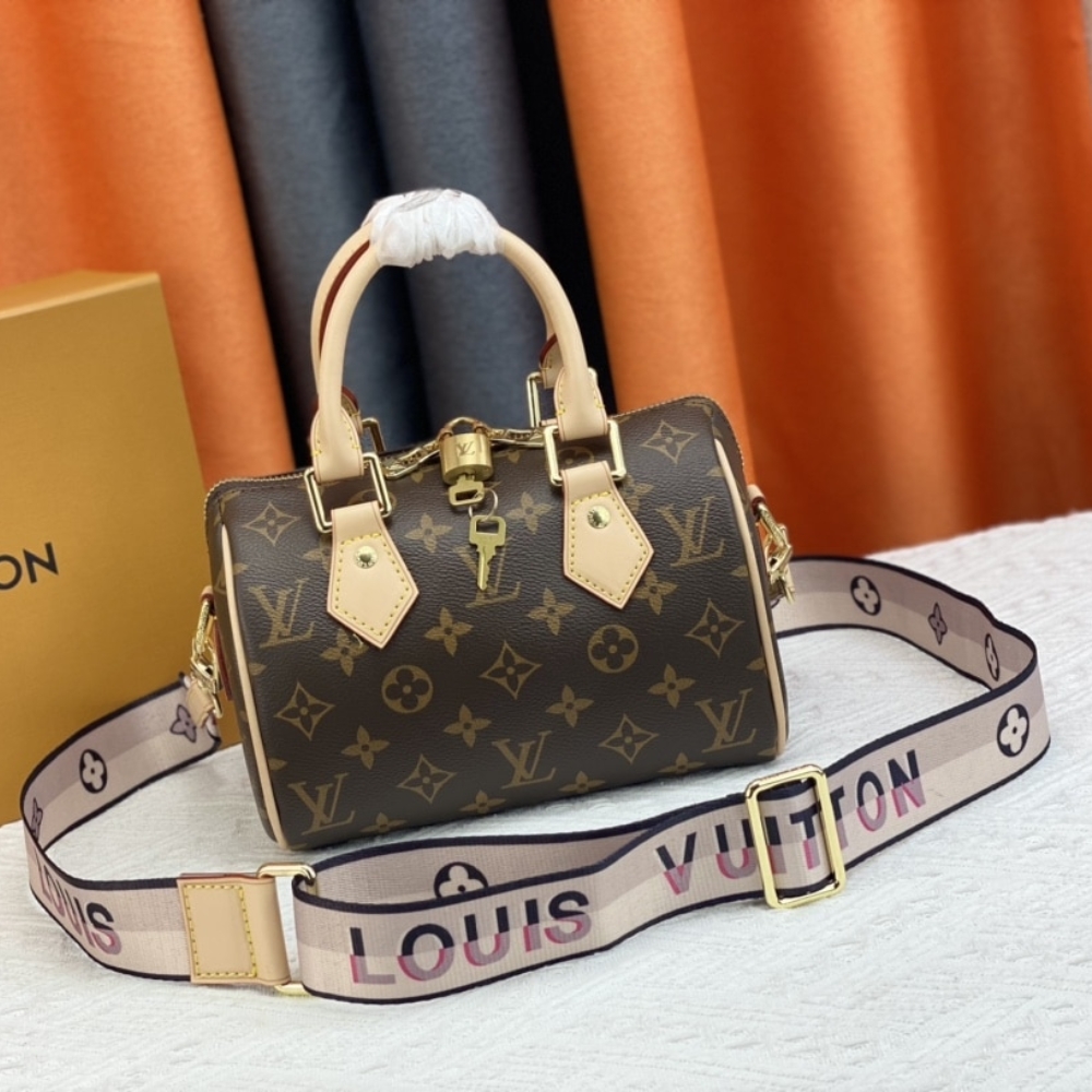 Alternative view of LOUIS VUITTON SPEEDY BANDOULIÈRE 20 BAG BLACK 20CM M46234