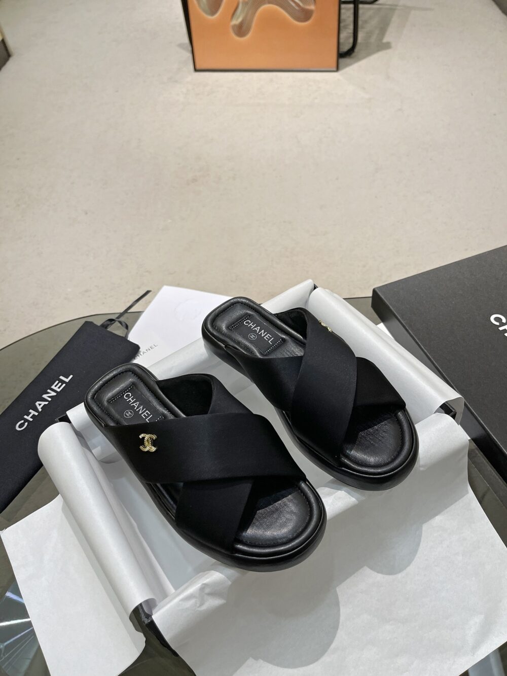 CHANEL CC LOGO CRISS CROSS SLIDES BLACK - Image 5
