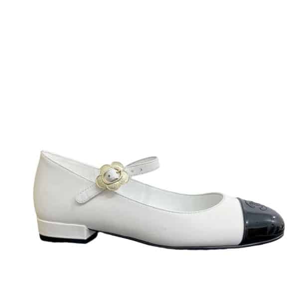 CHANEL MARY JANES BLACK WHITE