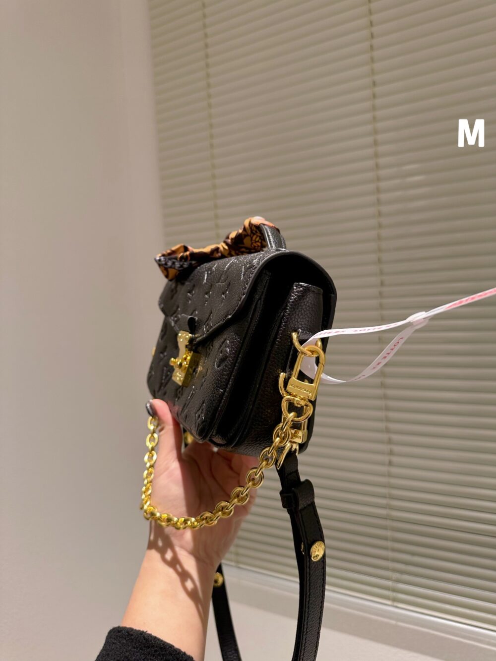 LOUIS VUITTON MICRO MÉTIS BLACK WITH GOLD CHAIN 22CM M41487 - Image 6