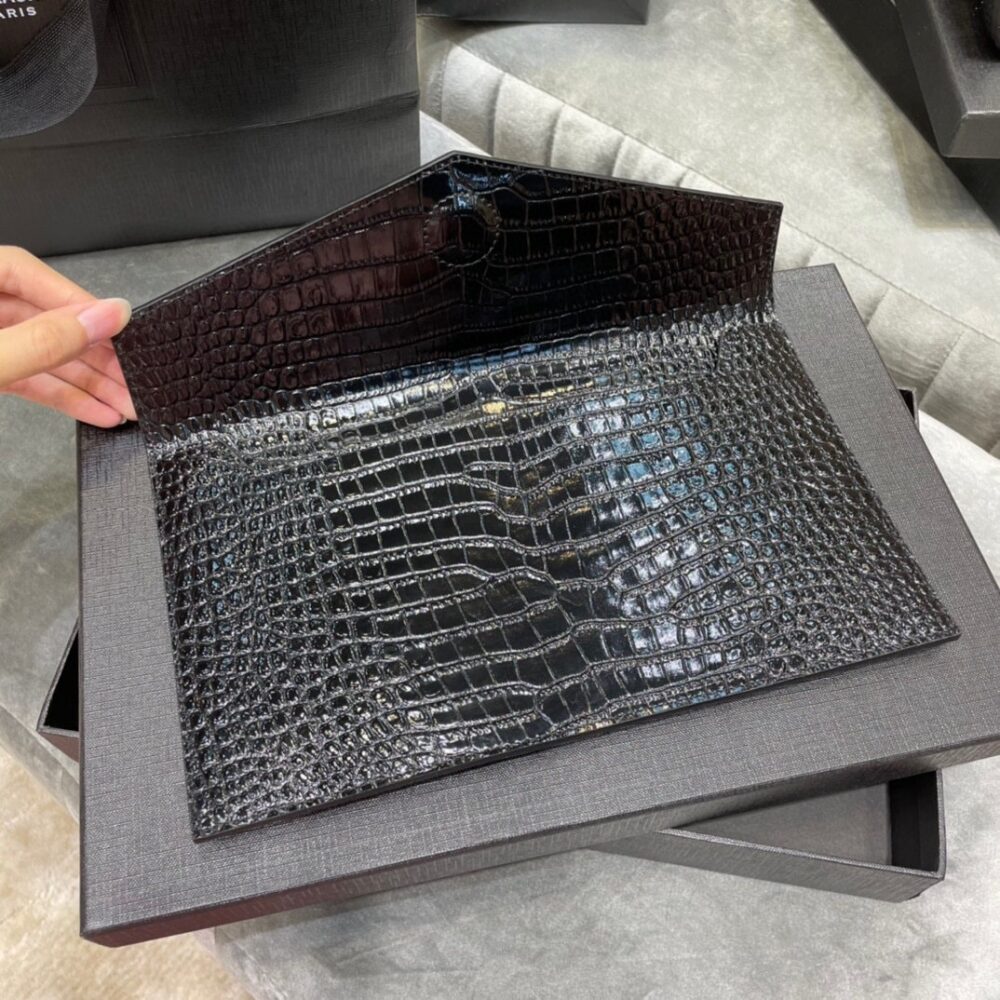 SAINT LAURENT UPTOWN POUCH IN CROCODILE EMBOSSED SHINY LEATHER 565739DND0N1000 - Image 4