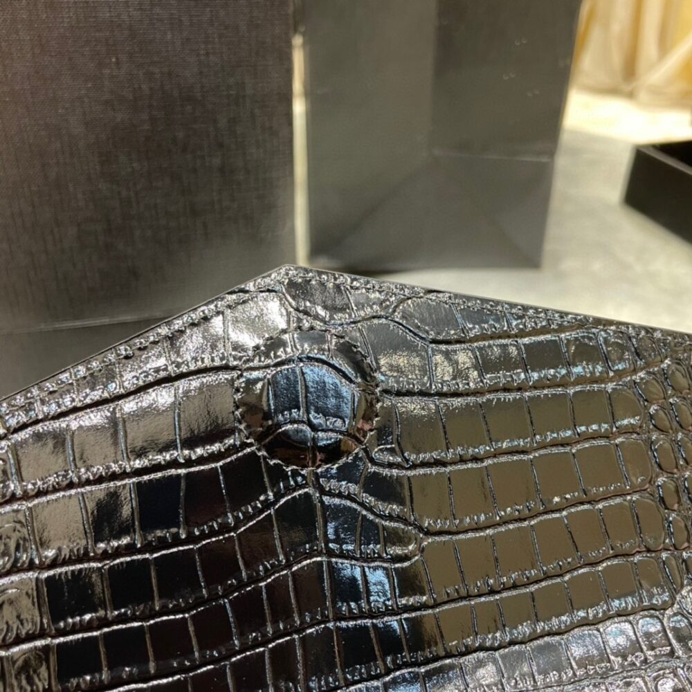 SAINT LAURENT UPTOWN POUCH IN CROCODILE EMBOSSED SHINY LEATHER 565739DND0N1000 - Image 5