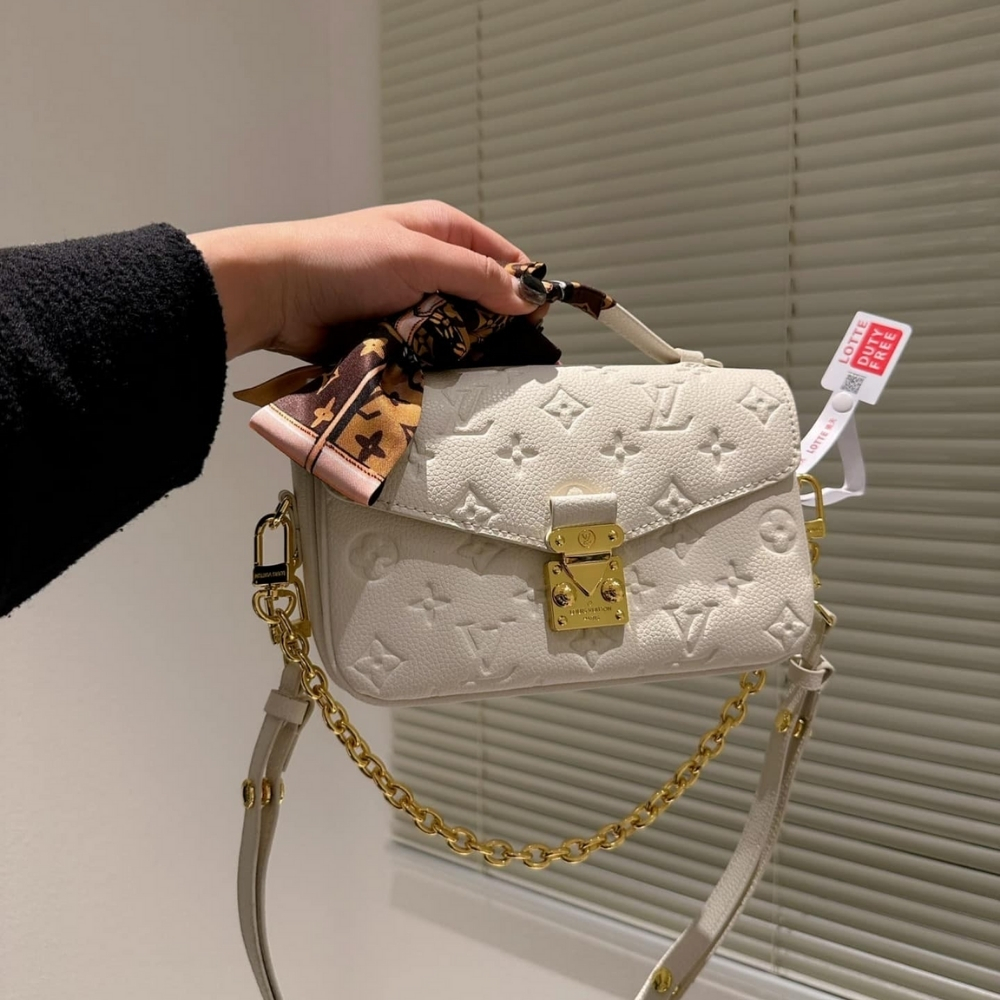 Alternative view of LOUIS VUITTON POCHETTE MÉTIS EAST WEST CREME BEIGE 21CM M22942