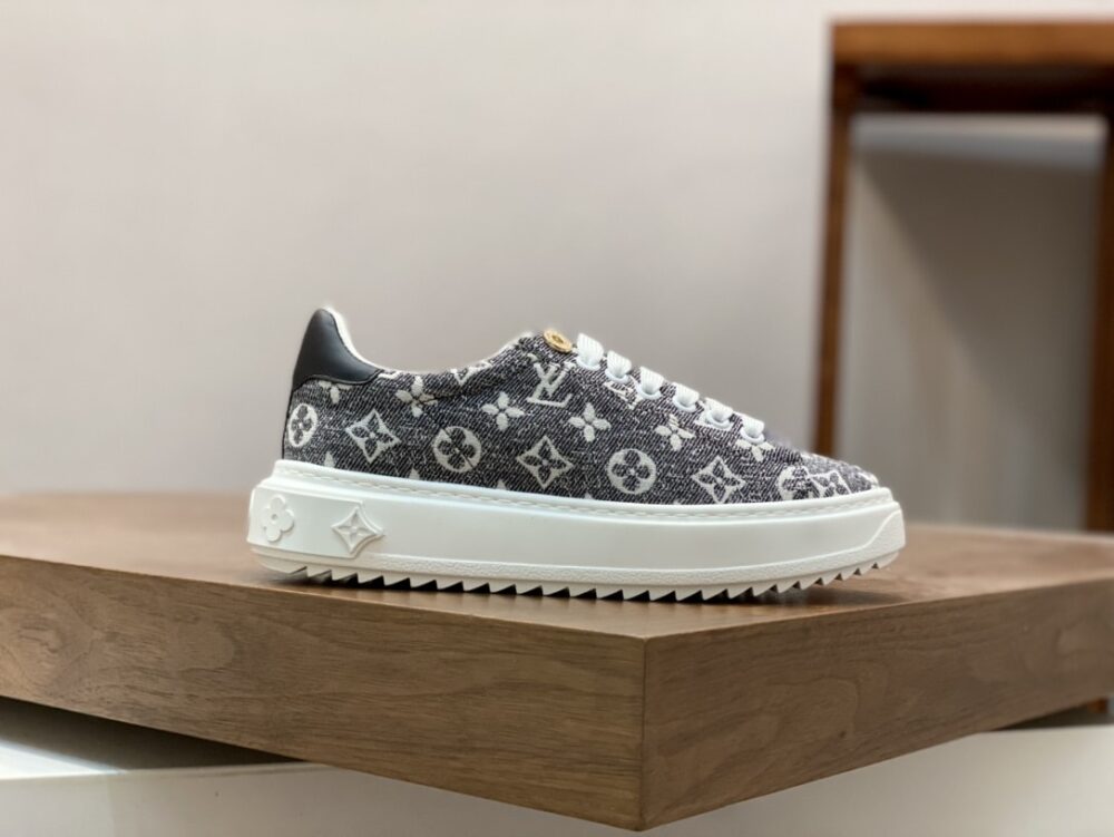 LOUIS VUITTON TIME OUT SNEAKER 1AAW2S - Image 5