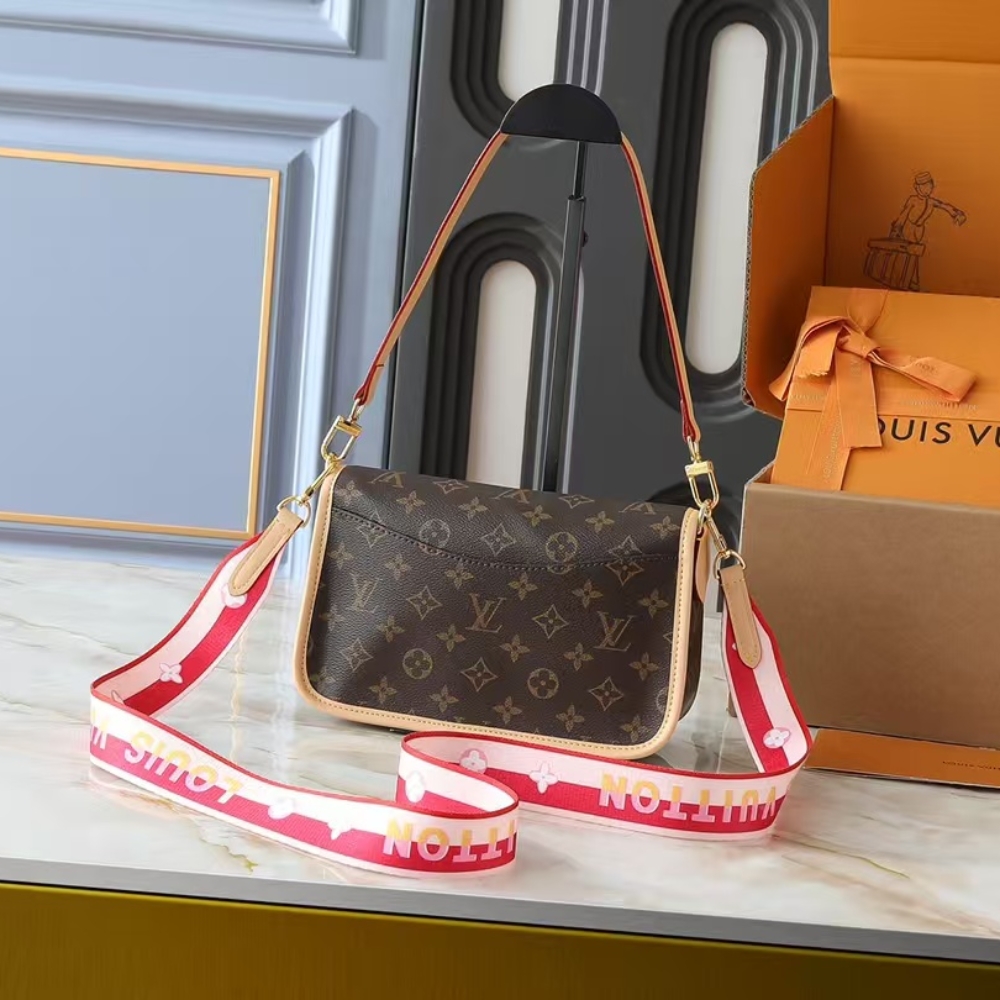 LOUIS VUITTON DIANE FUCHSIA 24CM M46049 - Image 4