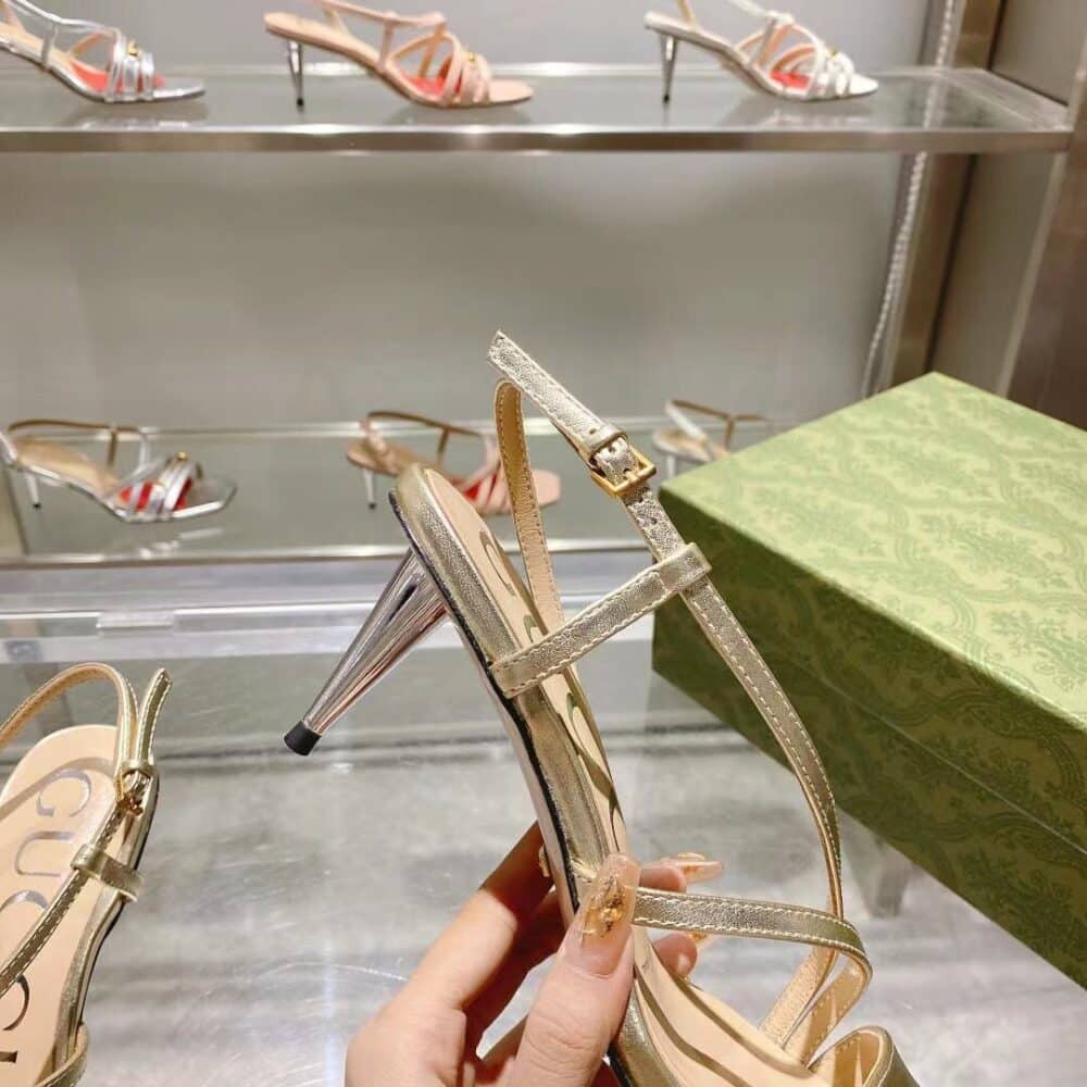 GUCCI GOLD METALLIC MID HEEL - Image 6