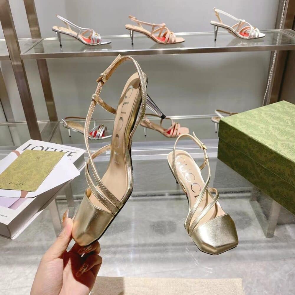 GUCCI GOLD METALLIC MID HEEL - Image 5