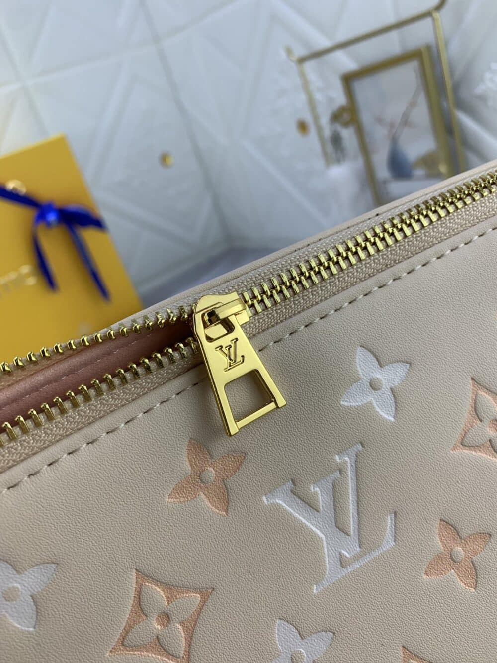 LOUIS VUITTON BOLSO COUSSIN PM CREAM 26CM M22398 - Image 5
