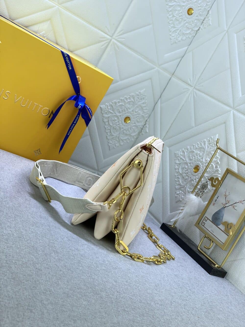 LOUIS VUITTON BOLSO COUSSIN PM CREAM 26CM M22398 - Image 6